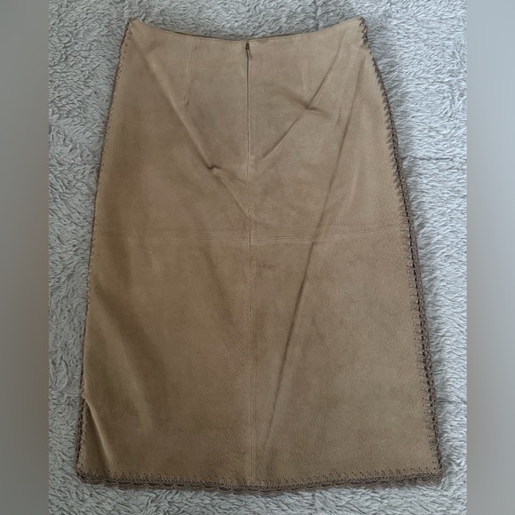 Boutique Europa Vintage Y2K Suede Leather Camel Hue Midi Skirt w/ Crochet Seams - Picture 2 of 15